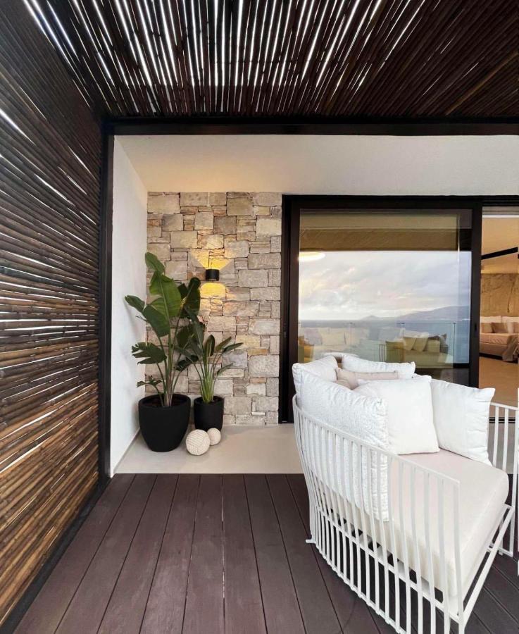 Mystique Luxury Suite Achlia Екстериор снимка