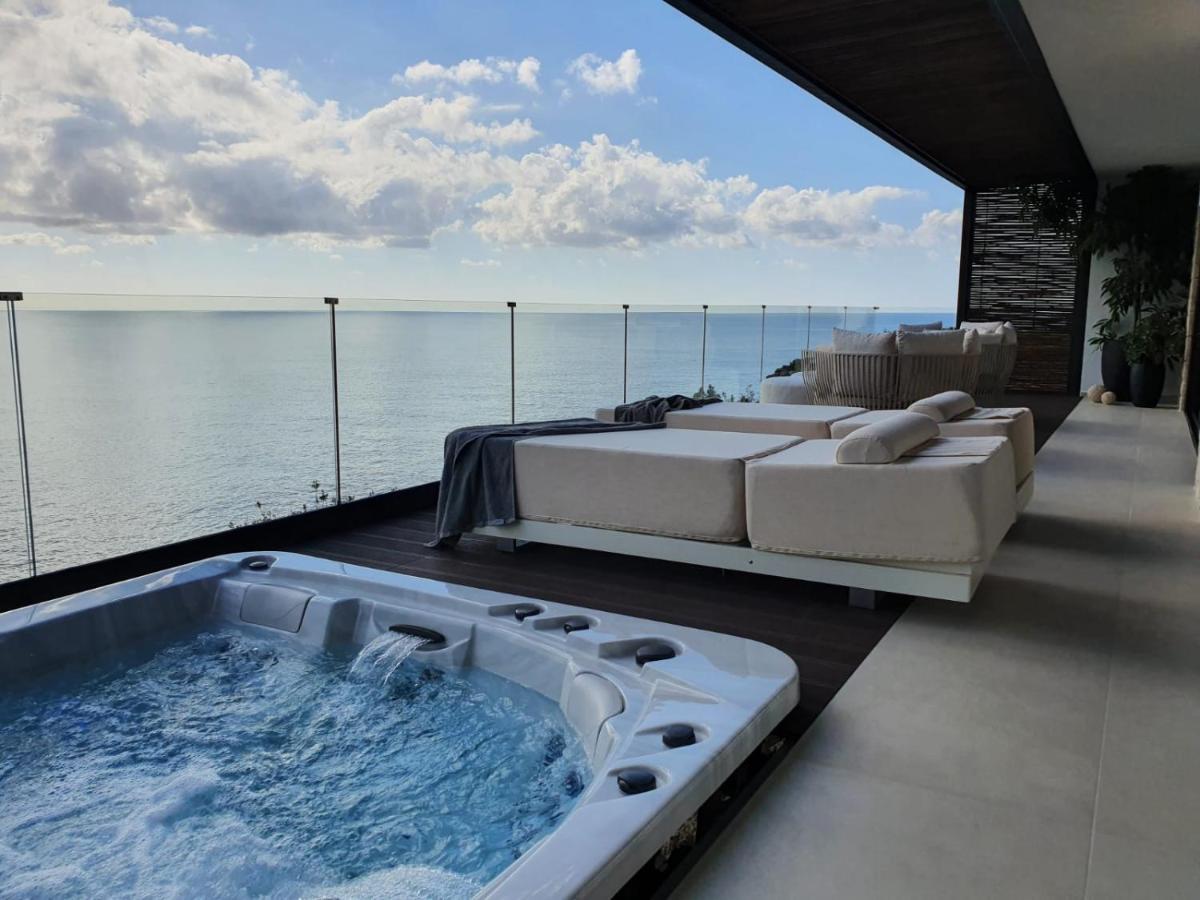 Mystique Luxury Suite Achlia Екстериор снимка