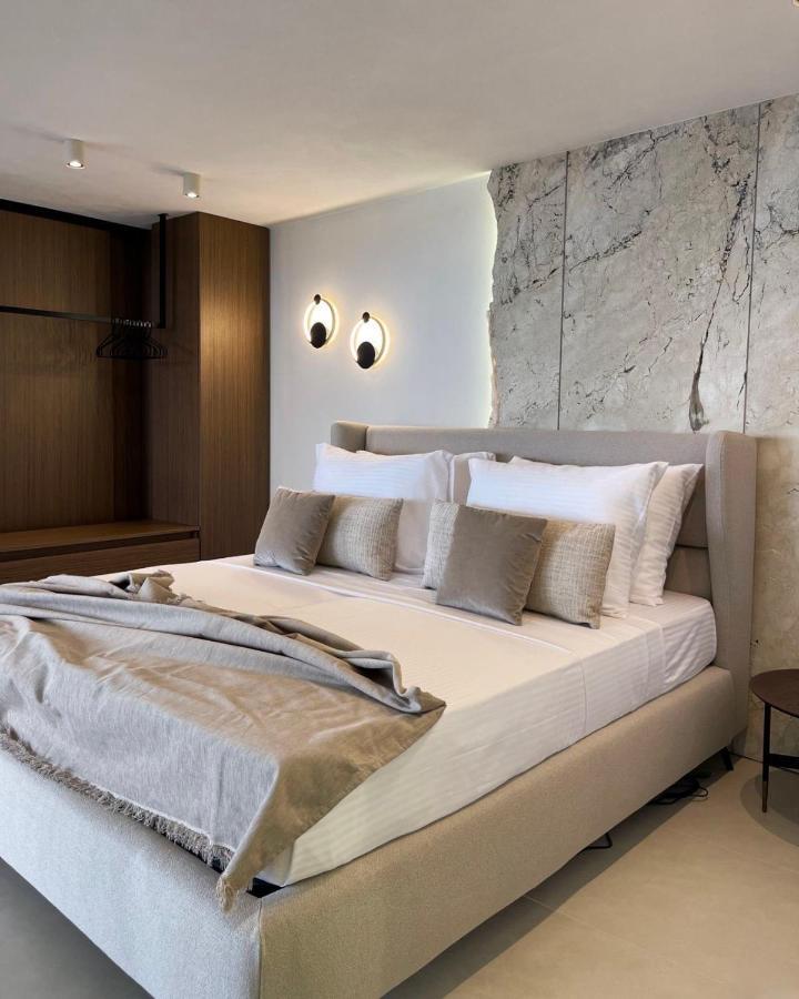 Mystique Luxury Suite Achlia Екстериор снимка