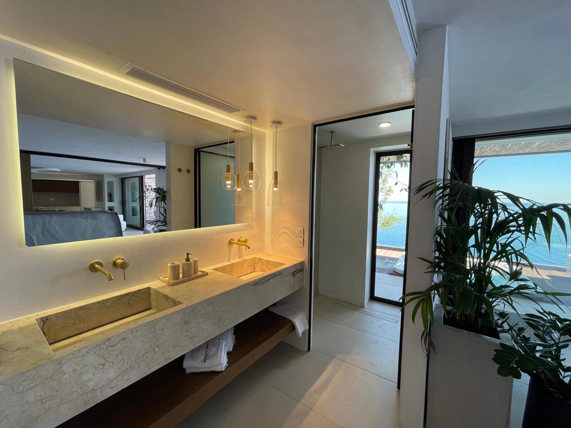 Mystique Luxury Suite Achlia Екстериор снимка